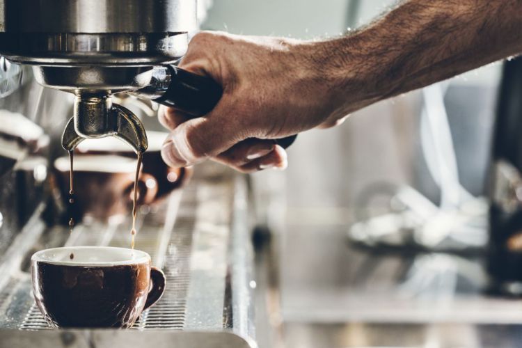 Kaffeezubereitung in der Kaffeemaschine